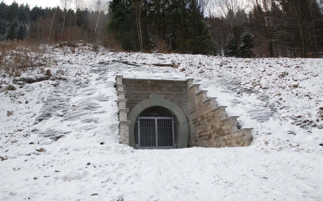 Portál drenażowej sztolni przy zbiorniku Šance