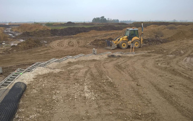 Wzmocniona ściana przy podporze mostu na autostradzie D1 Senec – Blatné, skrzyżowanie Blatné