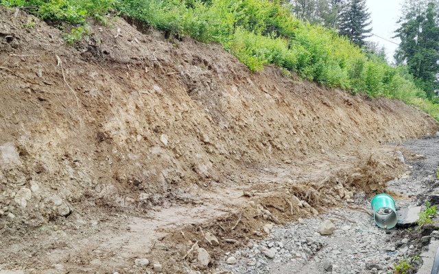 Zabezpieczenie stateczności zbocza za pomocą kotew gruntowych na drodze III/48414 w Lubně