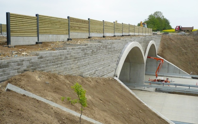 Ecodukty na obwodnicy Pragi na odcinku między Vestcem a Lahovicami