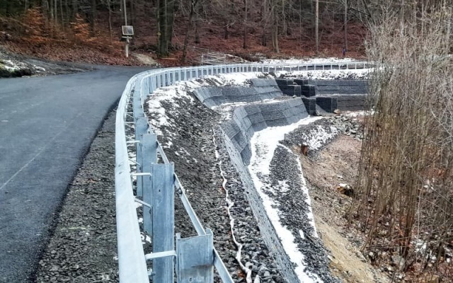 Sanacja osuwiska zbocza w miejscowości Mírová pod Kozákovem