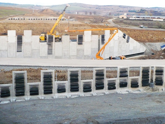 Zastosowanie technologii gruntu zbrojonego do posadowienia przyczółków mostowych