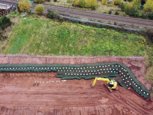 Przykłady zastosowania kotew gruntowych do zapewnienia stabilności stromych skarp