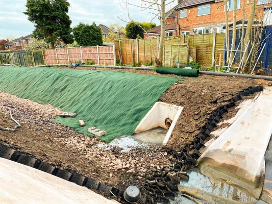 Przykłady zastosowania kotew gruntowych do zapewnienia stabilności stromych skarp