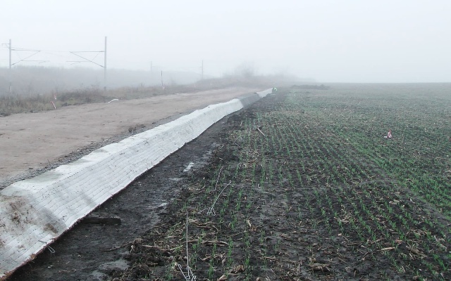 Ochronny wał przeciwpowodziowy na linii kolejowej Zaječí–Šakvice