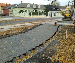 Stabilizacja żwirowej ścieżki w centrum Šternberka
