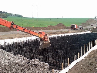 Geokomórkowa struktura jako element posadowienia powierzchniowego