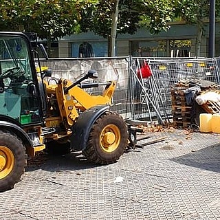 Jak płyty drogowe zapewniają przejezdność tymczasowych dojazdów na plac budowy lub chronią nawierzchnie