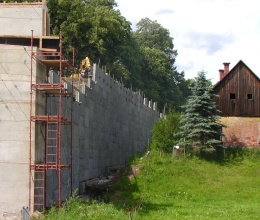 Mostowy przyczółek i mur oporowy na obejściu drogi I/16 Vestřev – Chotěvice