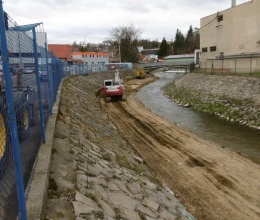Zabezpieczenie skarpy pod ścieżką rowerową w Jihlavie