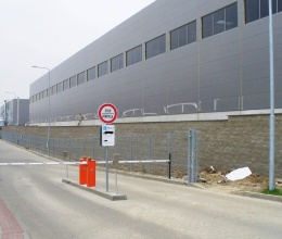 Liberec, mur oporowy na terenie parku VGP
