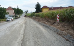 Podłużne odwodnienie drogi w Dubie nad Moravou