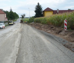 Podłużne odwodnienie drogi w Dubie nad Moravou