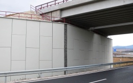 Przyczółki mostowe z gruntu zbrojonego na autostradzie D1 koło Levočy