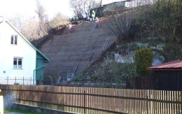 Sanacja osuwiska nad domem w miejscowości Dub