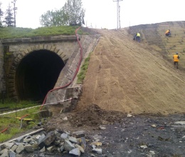 Zabezpieczenie portalu tunelu w Mostach koło Jablunkova